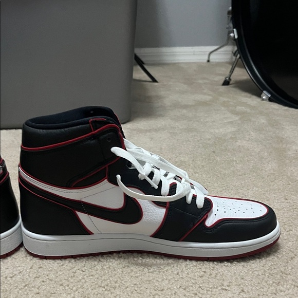 Blood line Jordan retro 1 Black and White High-Top Sneakers - Picture 6 of 9